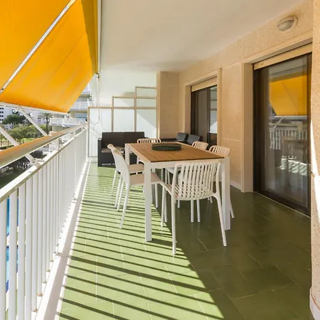 31 Ag Aquamarina Apartment *
