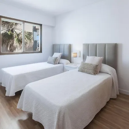 31 Ag Aquamarina Apartment *